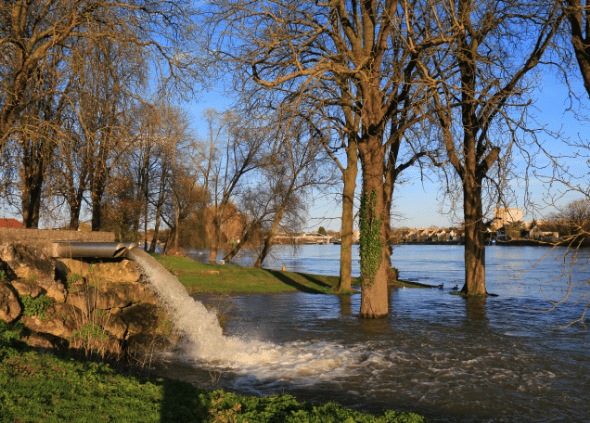 Dispositif de lutte contre les inondations sur les rives de l’Oise en mars 2020 ©Oise-les-Vallées